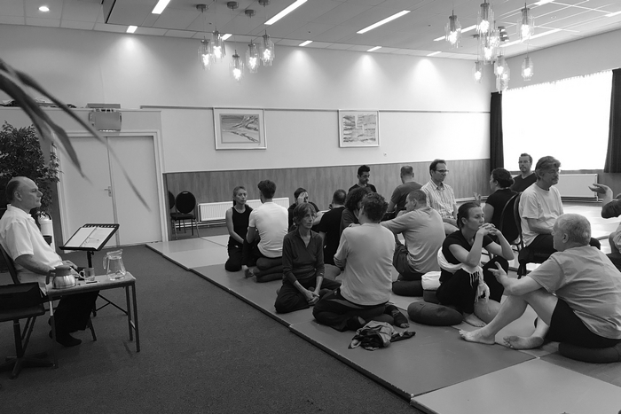 picture of peter ralston facilitating a contemplation intensive